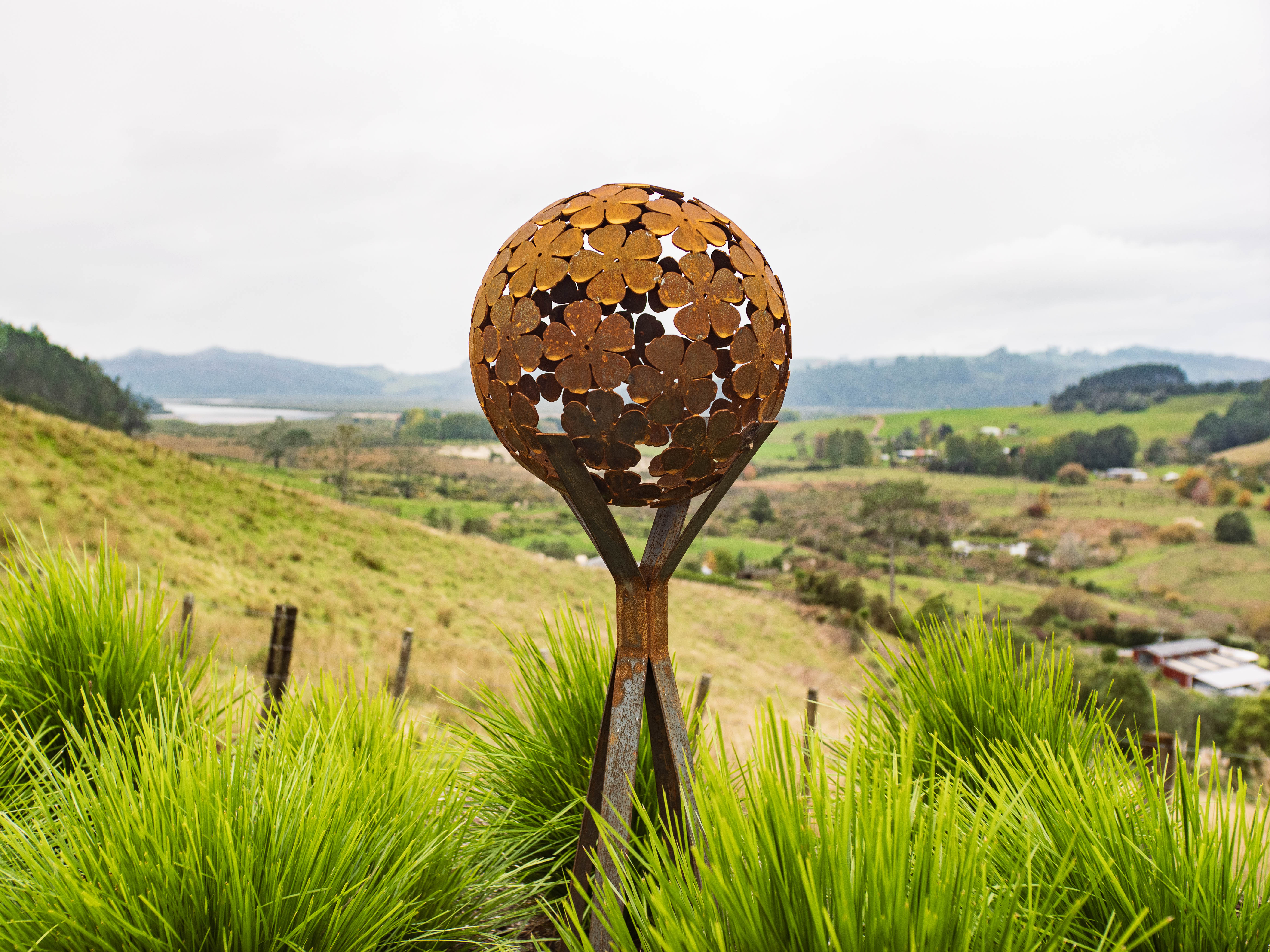 images/FLOWERBALL.jpg